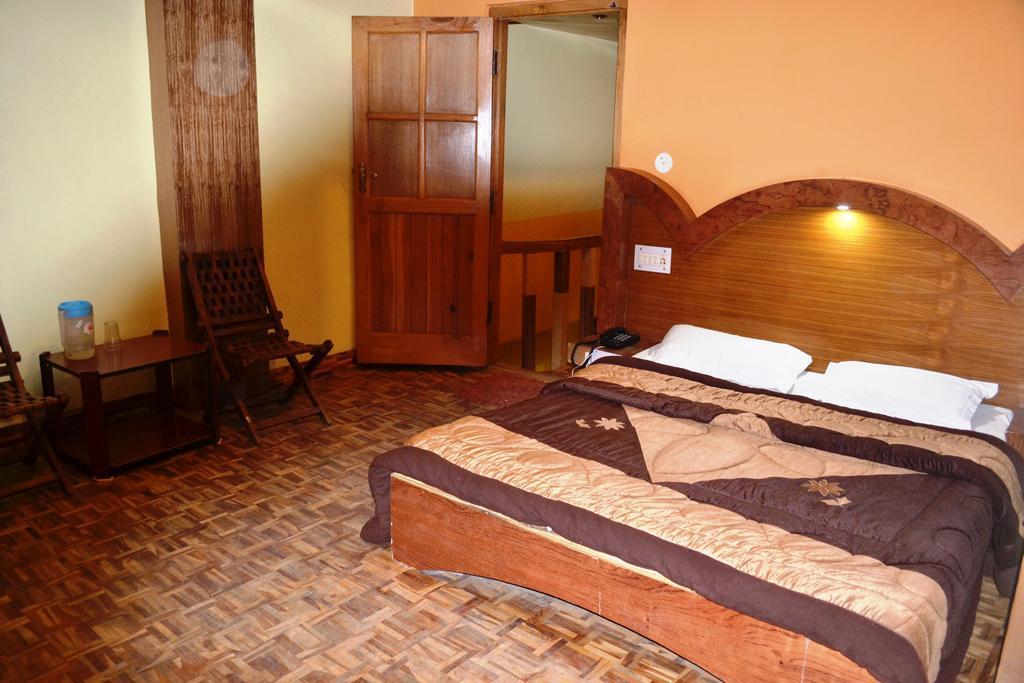 Kunal Hotel & Cottages Manali  Bagian luar foto