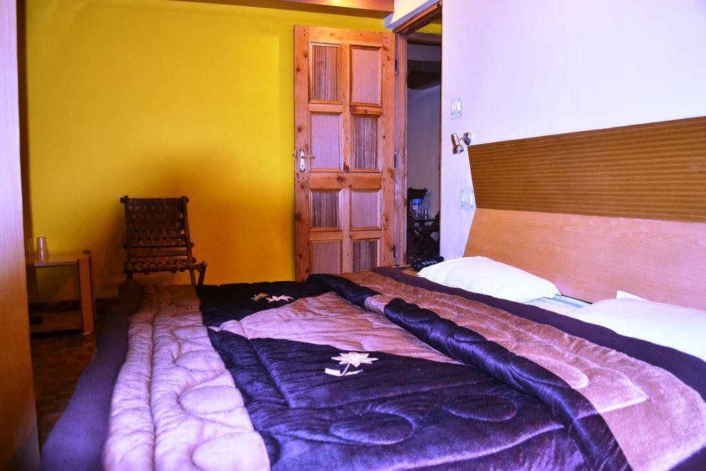 Kunal Hotel & Cottages Manali  Bagian luar foto