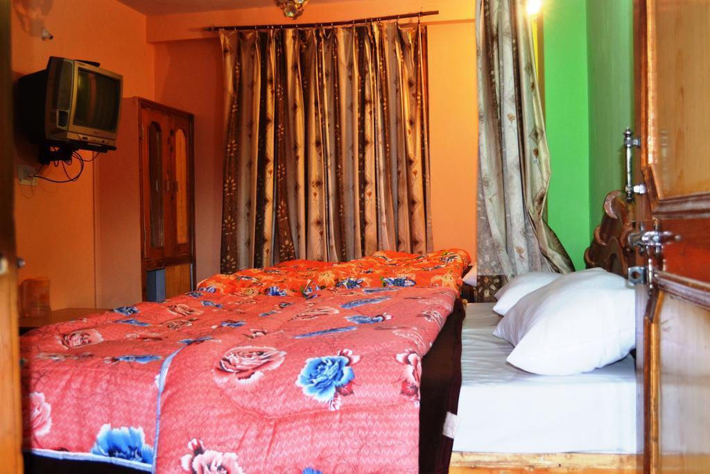 Kunal Hotel & Cottages Manali  Bagian luar foto